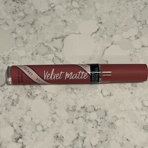 Victoria's Secret Velvet Matte Cream Lip Stain - Bombshell Seduction